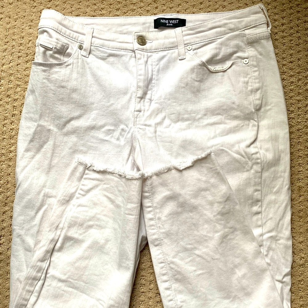 Gramercy Skinny Ankle Jean 8 raw hem white EUC Nine West denim